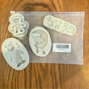 🌈 6/$60, NEW, 4 Piece, Teddy Bear Silicone Tray, Candy, Chocolate Mold Set
